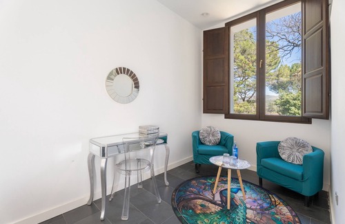 Navajas Apartment | Room 'Esmeralda' with Mountain View, Wi-Fi and Air Conditioning
