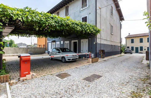 Dossobuono Apartment | Room 'Giulietta' with Wi-Fi