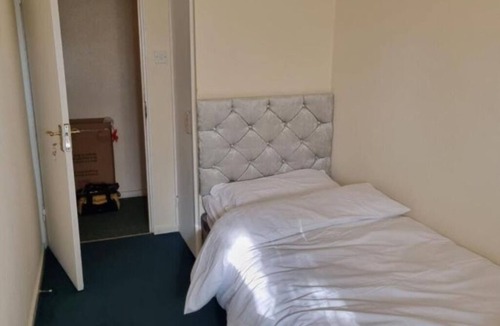 Clapton House | Room in a lovely fat available to rent