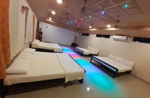 Anaimalai Hotel | Room in Lodge - Room in Royal Cottage, Anaimalai
