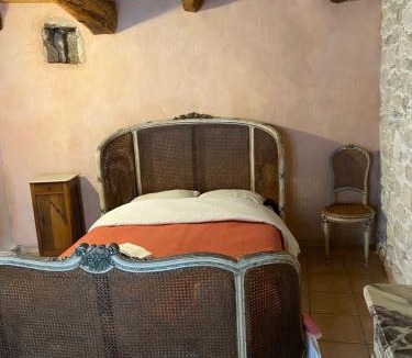 Cereste Bed & Breakfast | Room in Medieval Cereste