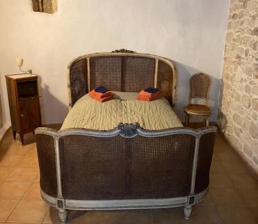 Cereste Bed & Breakfast | Room in Medieval Cereste