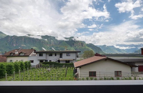 Unterrain/Riva di Sotto Apartment | Room 'Haus Stolz with Breakfast' with Mountain View, Wi-Fi and Air Conditioning