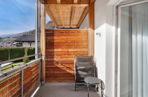 Santa Valburga Apartment | Room 'Kreativ Hotel Schweigl Dz 102' with Mountain View, Shared Pool and Wi-Fi