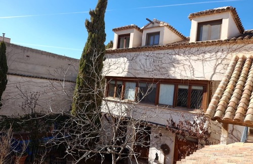 Consuegra Apartment | Room 'La Camara' with Shared Pool, Wi-Fi and Air Conditioning