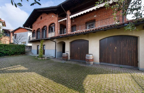 Lessona Apartment | Room 'La Casba del Bruno Selvago' with Mountain View, Shared Garden and Wi-Fi