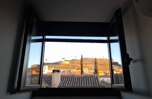 Consuegra Apartment | Room 'La Centinela' with Shared Pool, Wi-Fi and Air Conditioning