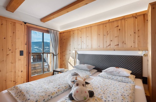 Villandro Apartment | Room 'Lila' with Shared Terrace, Shared Garden and Wi-Fi