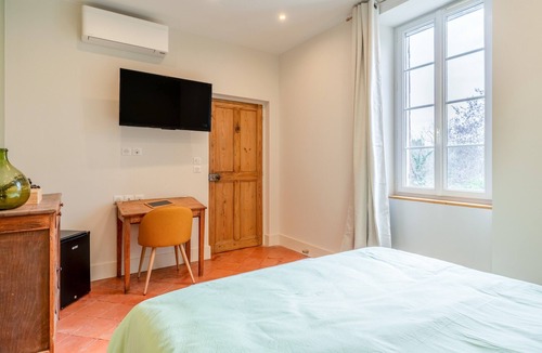 Les Angles Bed & Breakfast | Room 'Marthe' with shared terrace, private garden and air conditioning