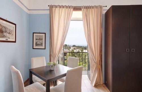 Meta Apartment | Room 'Maruzzella' with Shared Terrace, Wi-Fi and Air Conditioning