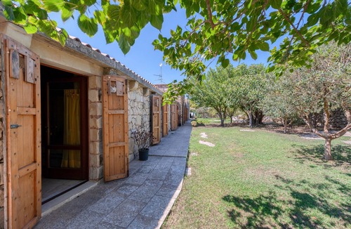 Vernole Apartment | Room 'Masseria Copertini - Gattini' with Wi-Fi and Air Conditioning