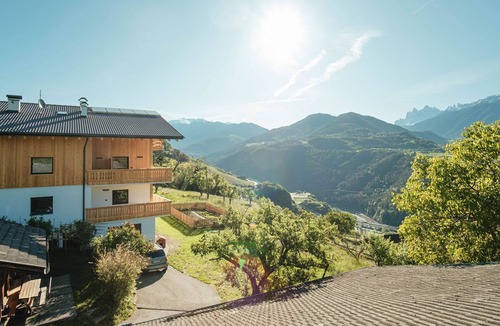 Velturno Apartment | Room 'Oberhemberger Hof Dreier' with Mountain View, Shared Terrace and Wi-Fi