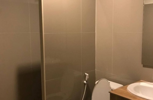 Chumphon Hotel | Room Place