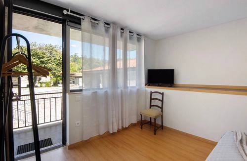 Rossas Apartment | Room 'Quarto 4' with Mountain View, Wi-Fi and Air Conditioning