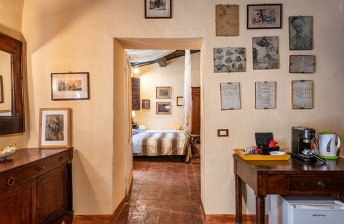 Vescovado Apartment | Room 'Quercia - Antiche Dimore' with Shared Pool, Wi-Fi, and Air Conditioning