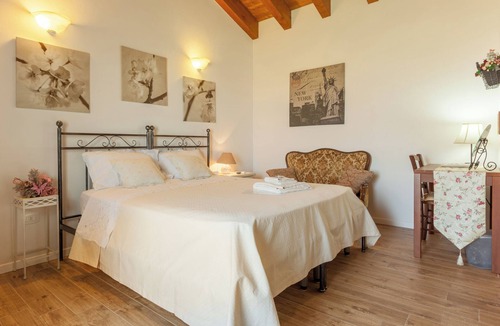 Vicenza Bed & Breakfast | Room 'Romantica' with Private Terrace, Wi-Fi and Air Conditioning