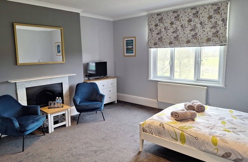 Cranleigh House | Room-spacious Double Room With Lovely Vi
