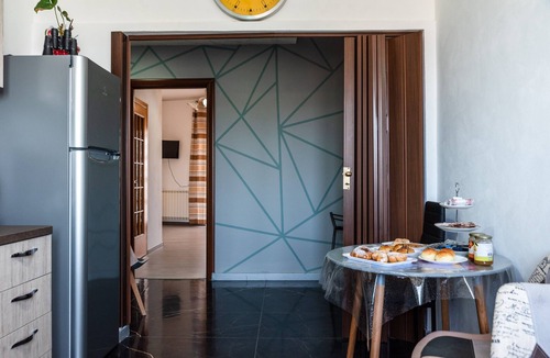 Agrigento Apartment | Room 'Stanza Fiore' with Wi-Fi and Air Conditioning