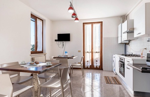 Pizzoletta Apartment | Room 'Tripla' with Shared Terrace, Wi-Fi and Air Conditioning