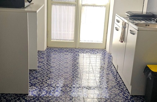 Trionfale Apartment | Room 'Tripla' with Shared Terrace, Wi-Fi and Air Conditioning
