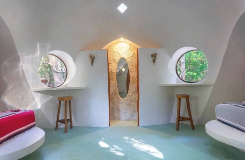 Soliman Bay Cabin | Room-unique Jungle Dome 2 Queen Beds