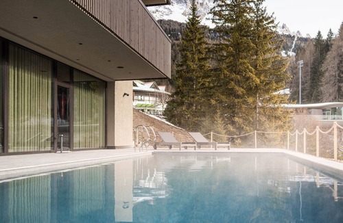 Obereggen Apartment | Room 'Vista Suite 5, Alma Alpina Lodge' with Mountain View, Shared Pool & Wi-Fi