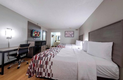Charlottesville Hotel | Room w/2 Full Beds Near Monticello Wine Trail – Relaxing Vineyard Stay