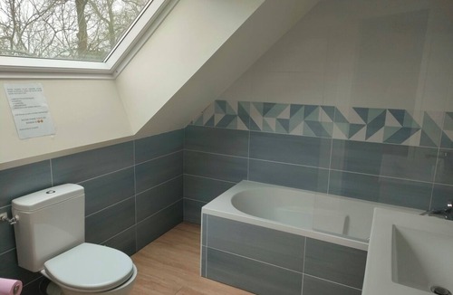 Porcaro Bed & Breakfast | Room with bathtub and unlimited access to an outdoor spa.