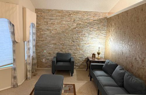 West Edmonton House | Room with Extra Comfort near West Edmonton Mall Room 3