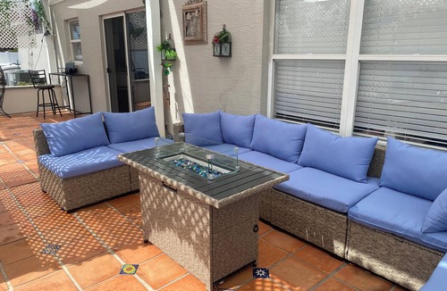 Spring Hill House | Room with private bathroom in fabulous Spring Hill