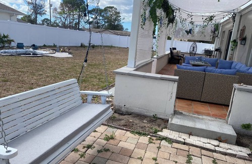 Spring Hill House | Room with private bathroom in fabulous Spring Hill