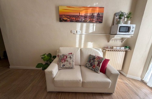 Careggi Rifredi House | Room with private bath in apartment close to all amenities