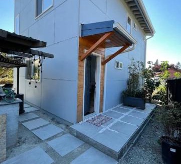Highland Park House | Room with private bath Santoniri inspired