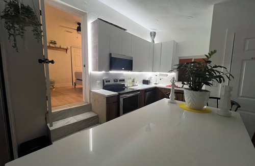Westchester Apartment | Room with private bathroom inside my house