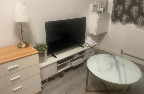 Tilehurst House | Room Younis