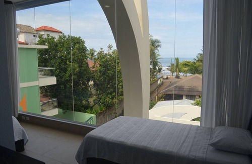 Jaco Hostel | Room2Board Hostel and Surf School