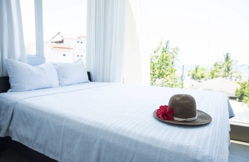 Jaco Hostel | Room2Board Hostel and Surf School