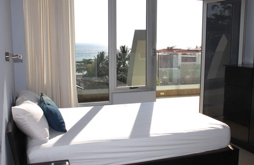 Jaco Hostel | Room2Board Hostel and Surf School