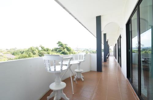 Bang Sare Hotel | RoomQuest One Bangsaray
