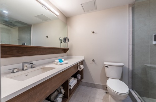 Golden Hotel | Rooms at Riveredge