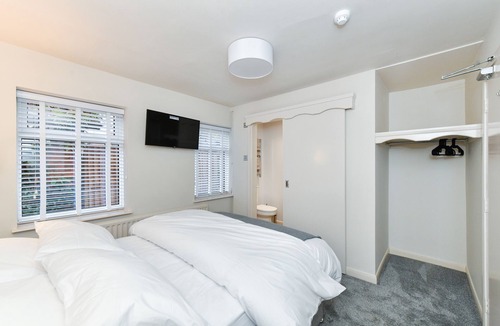 Newark House | Rooms at Rolleston