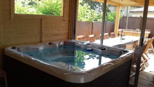 San Giovanni-Chiadino-Rozzol Bed & Breakfast | Rooms Maison 3 Magnoni