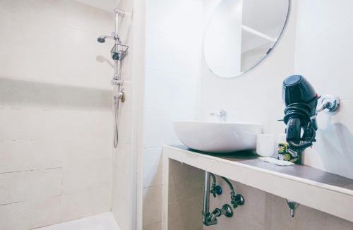 Monti House | Rooms Steps from Colosseum by Welcome In