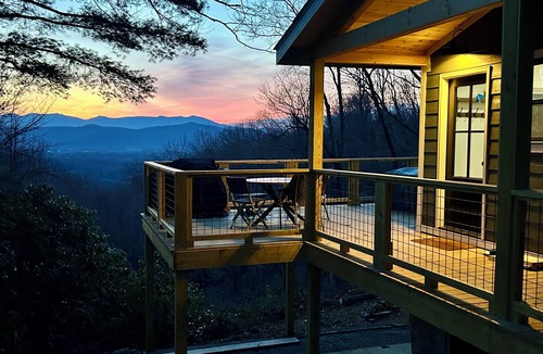 Spruce Pine House | "Rooms with a View" newly renovated rustic modern home with stunning BRM views