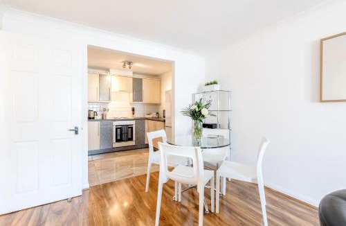 Canbury Apartment | Roomspace Serviced Apartments- Regents Court