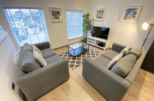 Thames Ditton Apartment | Roomspace Serviced Apartments - Harvest Lane