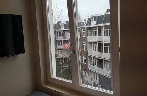 Da Costabuurt Apartment | RoomWest Cosy with ensuite bathroom