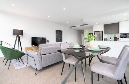 Braddon Apartment | Roomy 2BR/2BA City-Centre Apt