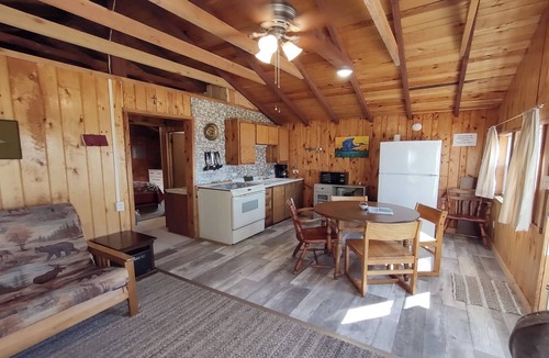 Nevis Cabin | Roomy Cabin With Beautiful Views - Cabin 2.5 at Green Valley Resort