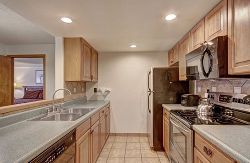 Copper Mountain Village Condo | Roomy Condo With Great Amenities with available hot tub! VS643